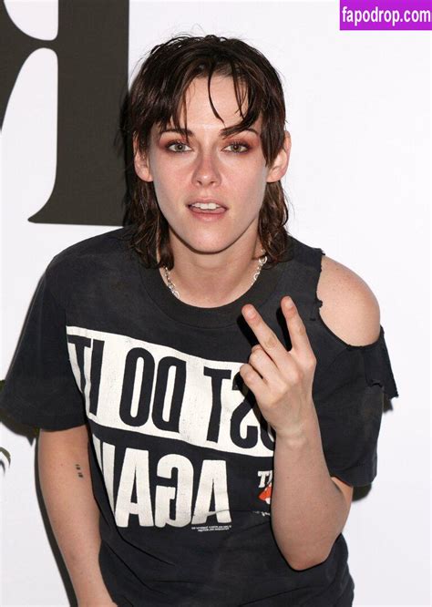 kristen stewart leaked nudes|Kristen Stewart Nude Leaked The Fappening ...